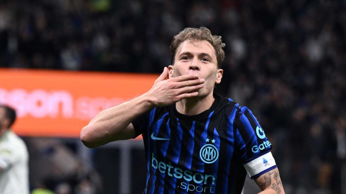 Manchester City Closes Gap in Title Race with Dominant Victory at Chelsea